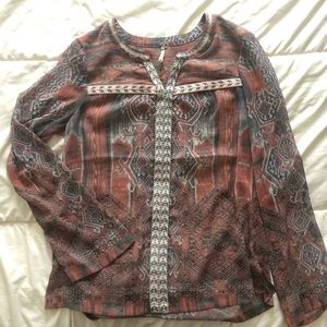 ⭐️2/$10⭐️ BKE Printed Top